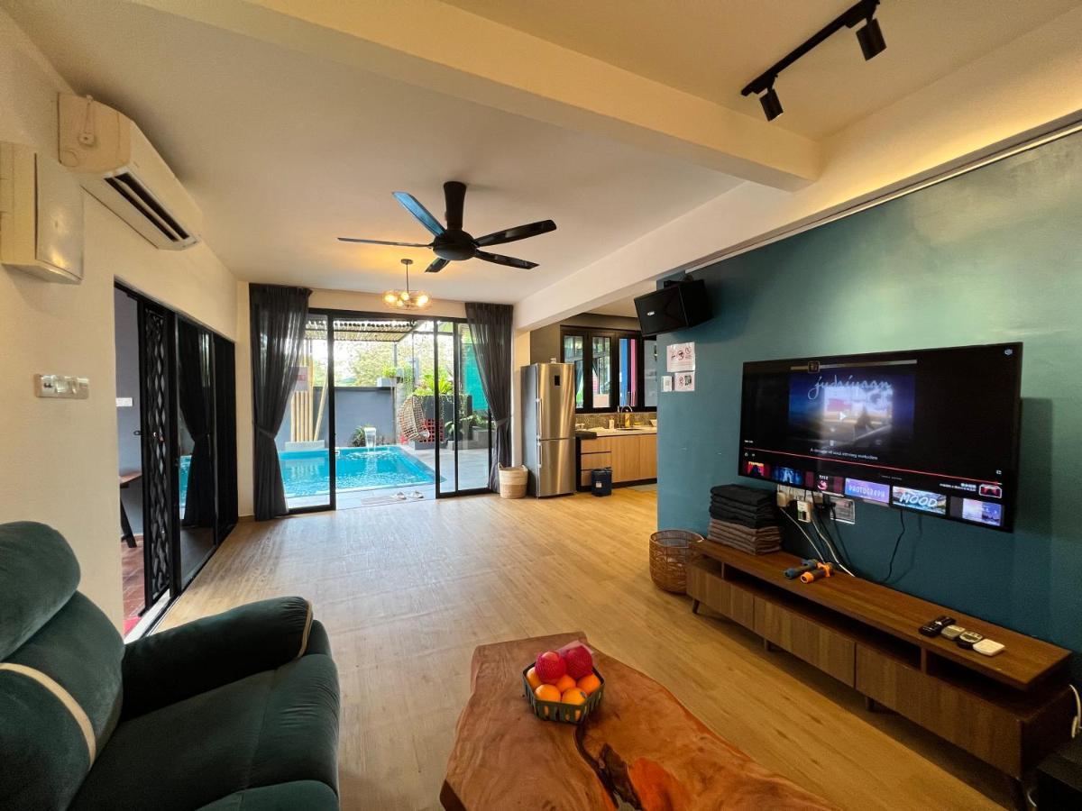 The Riimbun . Private Pool . Bbq . Karaoke Holiday home Johor Bahru