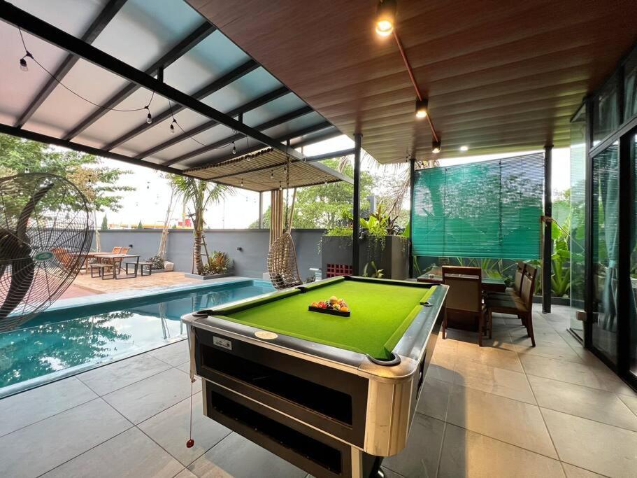 Holiday home The Riimbun . Private Pool . Bbq . Karaoke